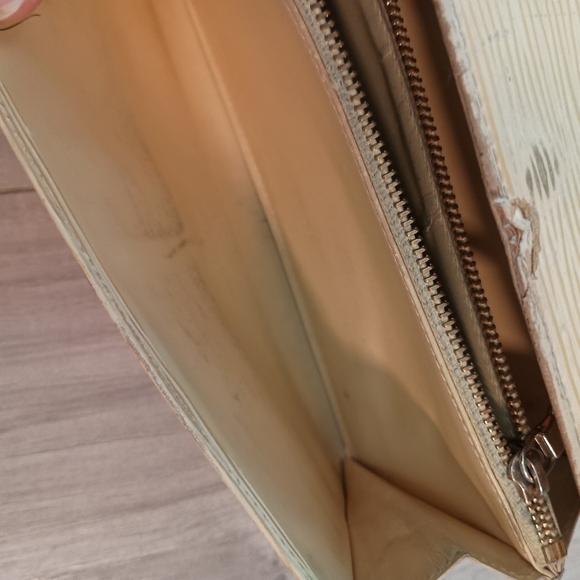 LOUIS VUITTON Yellow Epi Leather Bi Fold Long Wallet Purse Women's - Picture 11 of 14